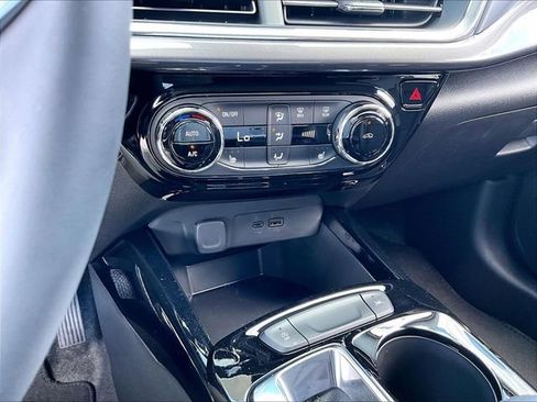 New 2026 Chevrolet Trax ACTIV w/ Driver Confidence Package FWD image 23