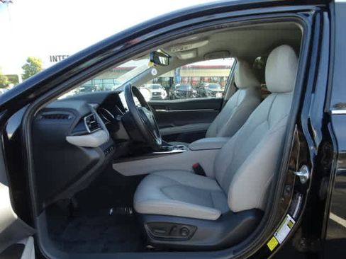 Certified 2023 Toyota Camry XLE image 17