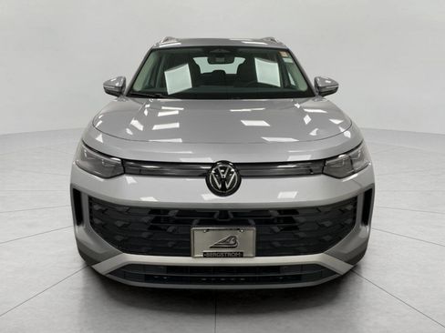 New 2025 Volkswagen Tiguan SE image 10