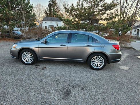 Used 2012 Chrysler 200 Limited image 25