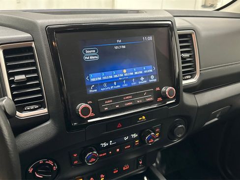 Certified 2022 Nissan Frontier SV image 11