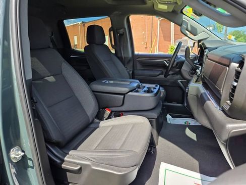 Used 2025 Chevrolet Silverado 1500 LT AWD/4WD image 21