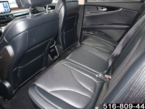 Used 2022 Lincoln Nautilus Reserve image 12