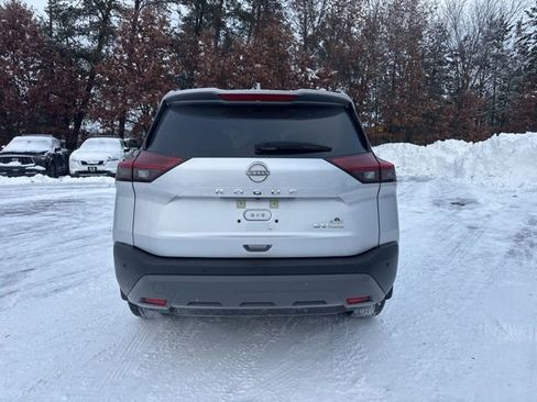 Used 2023 Nissan Rogue SV w/ SV Premium B Package image 13