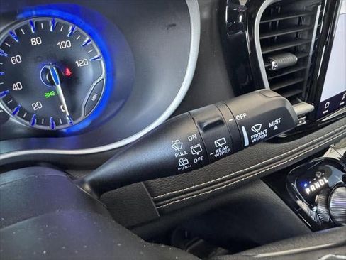 New 2026 Chrysler Pacifica Select FWD image 51