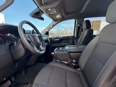 Used 2025 Chevrolet Silverado 1500 Custom image 16