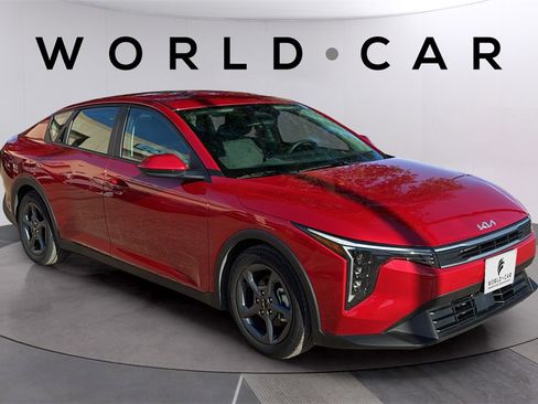Used 2025 Kia K4 image 15