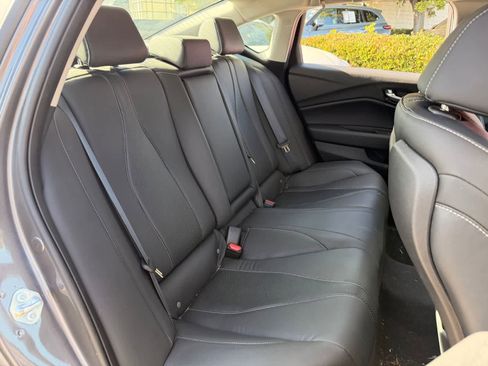 Used 2023 Acura TLX w/ Technology Package FWD image 11