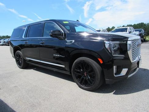 Used 2023 GMC Yukon XL Denali w/ Denali Reserve Package AWD/4WD image 6