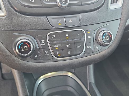 Used 2023 Chevrolet Malibu LT FWD image 20