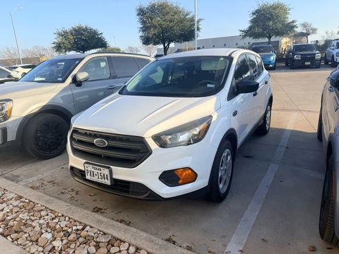 Used 2018 Ford Escape S image 2