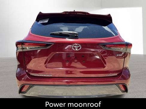 Certified 2026 Toyota Highlander Limited AWD/4WD image 9