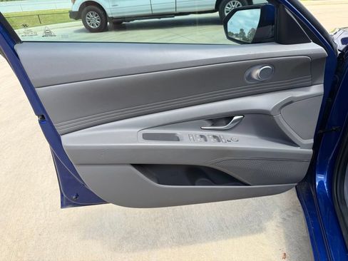 Used 2021 Hyundai Elantra SEL w/ Convenience Package FWD image 13