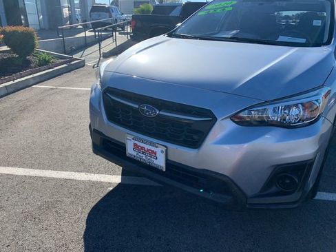 Used 2020 Subaru Crosstrek 2.0i image 3