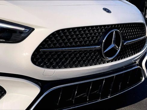 Used 2025 Mercedes-Benz CLE 300 4MATIC Cabriolet image 32