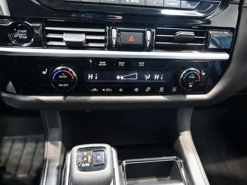 Used 2025 Nissan Pathfinder SV image 18