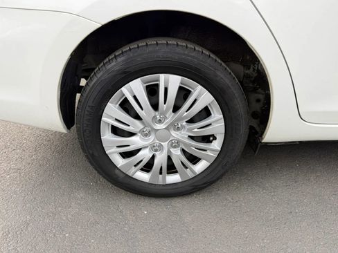 Used 2012 Toyota Yaris Sedan 4D image 23