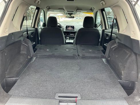 Used 2024 Nissan Rogue S image 30