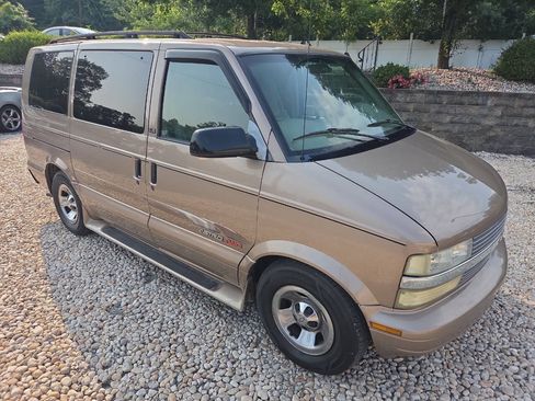 Used 2002 Chevrolet Astro Passenger AWD image 9