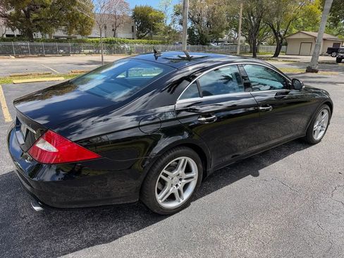 Used 2007 Mercedes-Benz CLS 550 image 4