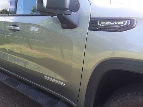 Used 2025 GMC Sierra 1500 Elevation w/ Elevation Premium Package AWD/4WD image 5