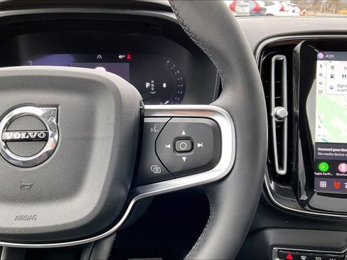 Certified 2024 Volvo XC40 B5 Plus w/ Climate Package AWD/4WD image 12