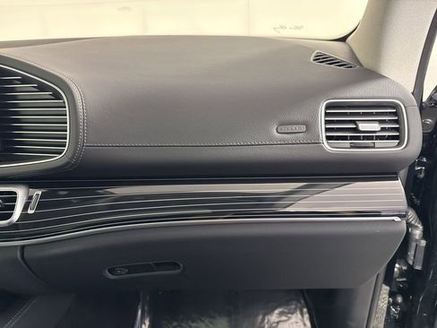 New 2026 Mercedes-Benz GLS 580 4MATIC image 10