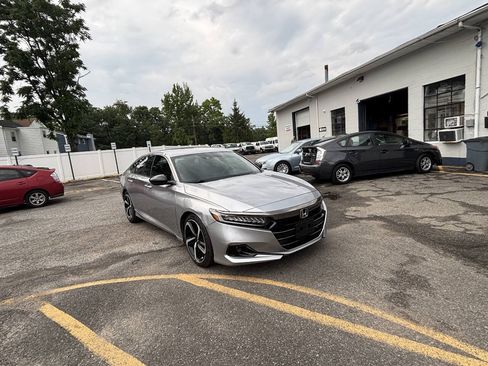 Used 2021 Honda Accord Sport image 4