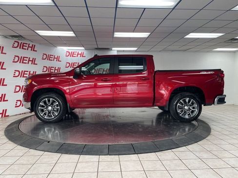 Used 2023 Chevrolet Silverado 1500 LT image 2