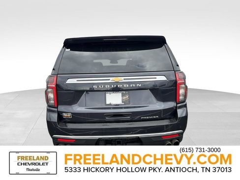 Used 2023 Chevrolet Suburban Premier image 4