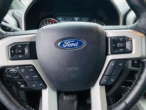 Used 2018 Ford F150 Lariat w/ Equipment Group 502A Luxury image 7