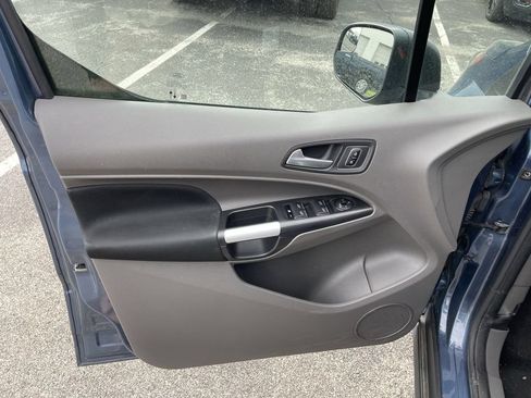 Used 2023 Ford Transit Connect XLT FWD image 3