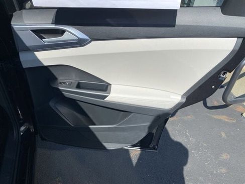 New 2025 Volkswagen Taos SE image 47