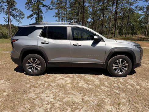 Used 2025 Chevrolet Equinox LT w/ Convenience Package II FWD image 6