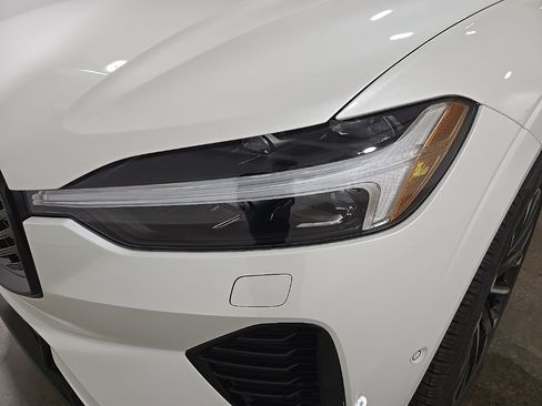 New 2026 Volvo XC60 T8 Ultra w/ Protection Package Premier image 10