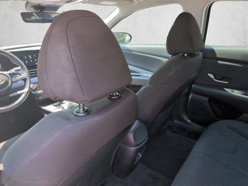 Certified 2025 Hyundai Elantra SEL FWD image 18