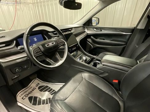 Used 2021 Jeep Grand Cherokee L Limited w/ MOPAR Finishing Package image 9