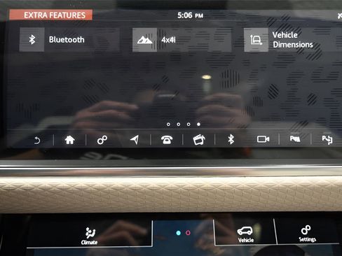 Used 2020 Land Rover Range Rover Velar R-Dynamic S AWD/4WD image 27