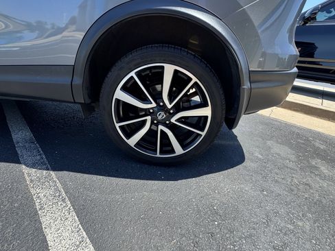 Used 2018 Nissan Rogue Sport SL FWD image 6