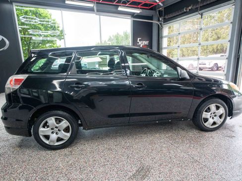 Used 2005 Toyota Matrix FWD image 4