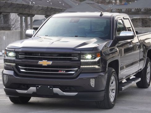 Used 2016 Chevrolet Silverado 1500 LTZ Z71 w/ LTZ Plus Package AWD/4WD image 27