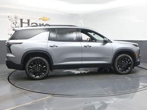 New 2026 Chevrolet Traverse LT w/ Midnight/Sport Edition AWD/4WD image 16