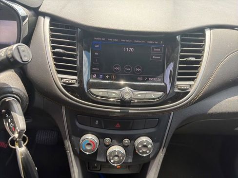 Used 2020 Chevrolet Trax LT FWD image 12