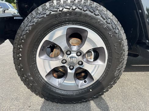 Used 2016 Jeep Wrangler Unlimited Sahara w/ Max Tow Package AWD/4WD image 9