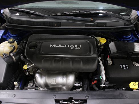 Used 2015 Chrysler 200 Limited FWD image 34