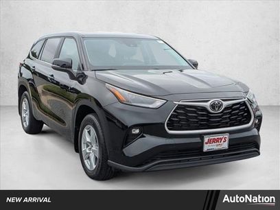 Used 2024 Toyota Highlander LE