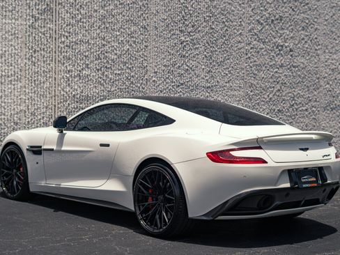 Used 2015 Aston Martin Vanquish Coupe RWD image 37