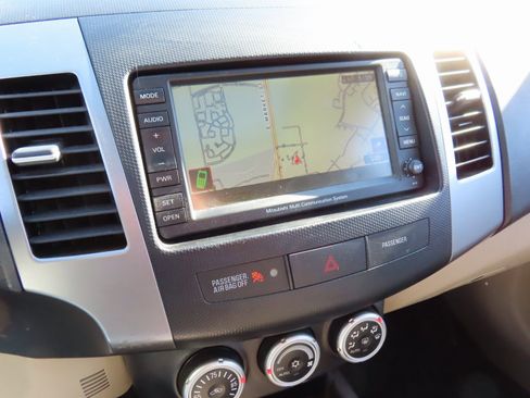 Used 2007 Mitsubishi Outlander XLS image 20