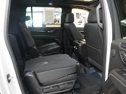 Used 2021 GMC Yukon XL Denali AWD/4WD image 24