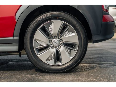 Used 2021 Hyundai Kona Limited image 5